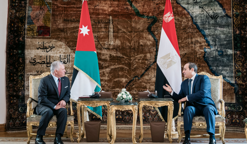 His Majesty King Abdullah holds talks with Egypt President Abdel Fattah El Sisi at Al Ittihadiya Presidential Palace in Cairo on Saturday (Photo courtesy of Royal Court)